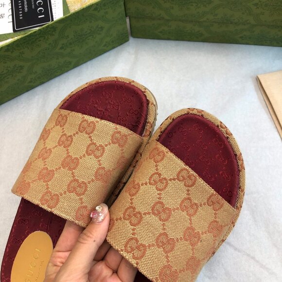 Gucci Canvas GG Monogram Platform Slide Sandals - Picture 8 of 9